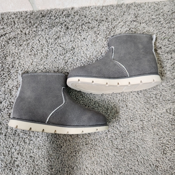 OshKosh B'Gosh Girls Ankle Boot  Grey /Pink Shimmer Strip Side Zip Size 2 - Picture 4 of 8